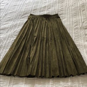 Oak + Fort | Seude Pleated Midi Skirt - Olive